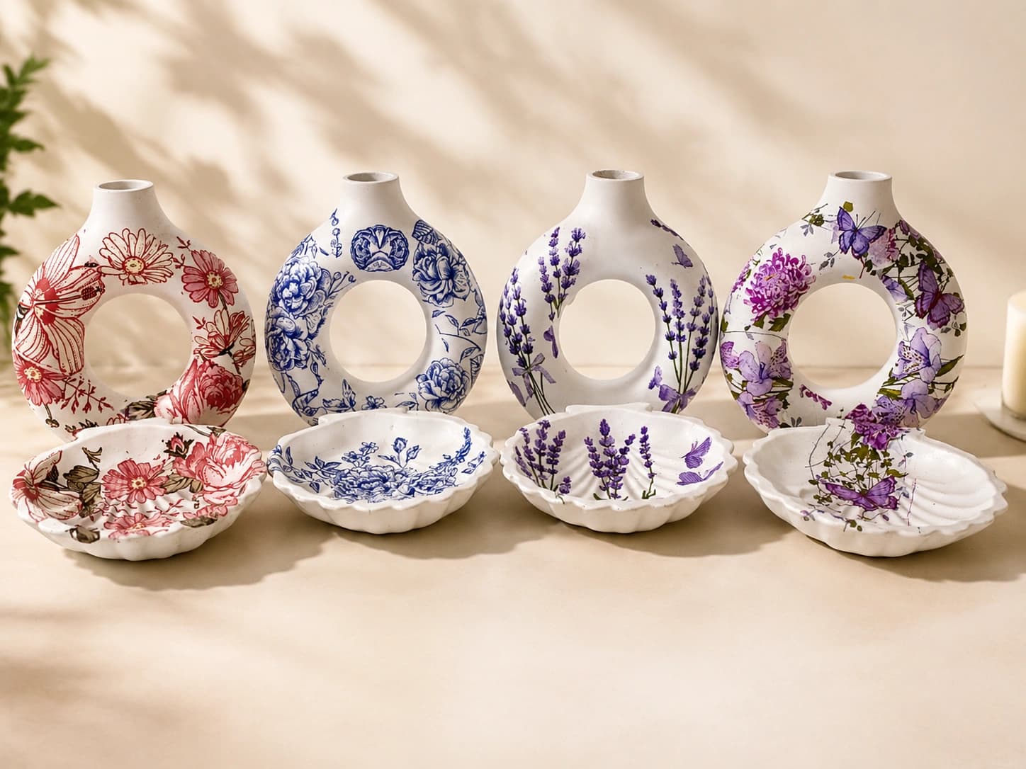Donut vase and trinket tray